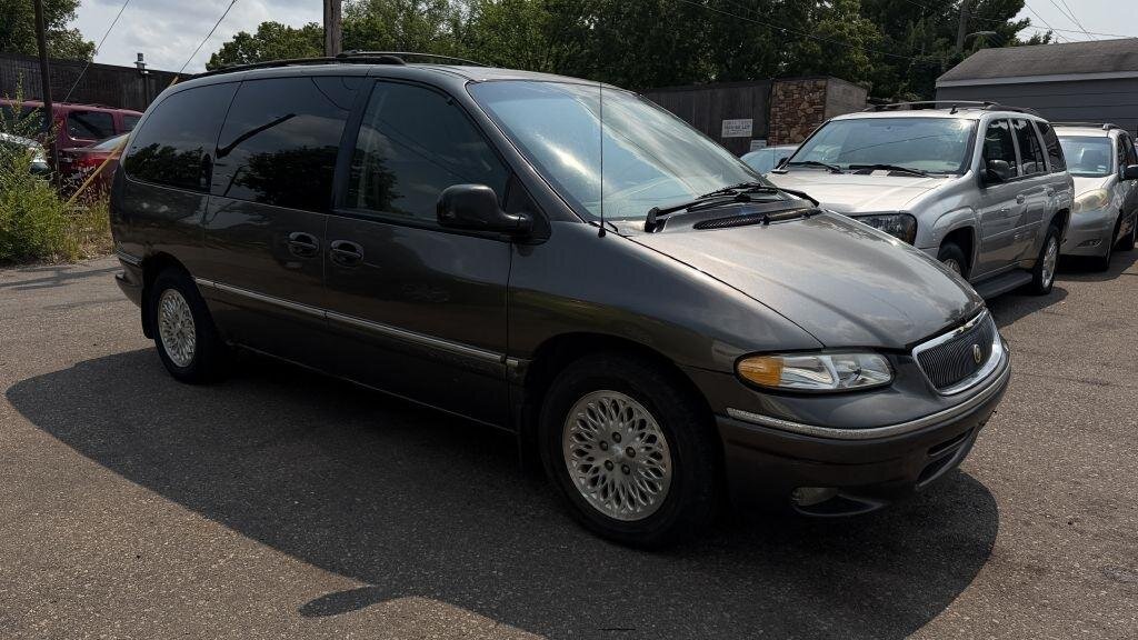 1997 Chrysler Town & Country LX