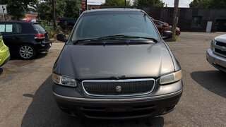 1997 Chrysler Town & Country LX — photo 3