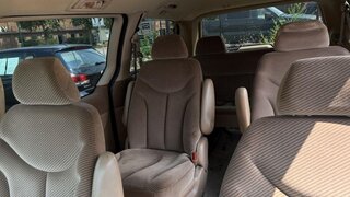 1997 Chrysler Town & Country LX — photo 6
