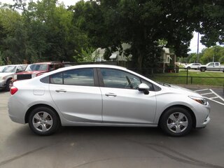 2017 Chevrolet Cruze 4dr Sdn 1.4L LS w/1SB — photo 5