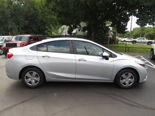 2017 Chevrolet Cruze 4dr Sdn 1.4L LS w/1SB — photo 6