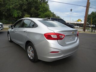 2017 Chevrolet Cruze 4dr Sdn 1.4L LS w/1SB — photo 9