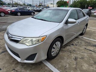 2014 Toyota Camry LE — photo 1