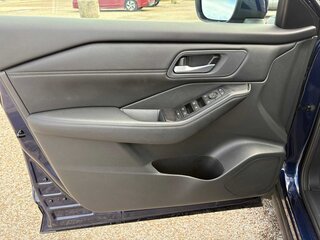 2026 Nissan Rogue SV — photo 13