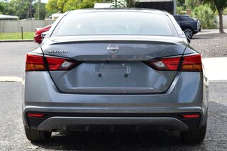 2024 Nissan Altima 2.5 S Sedan — photo 4