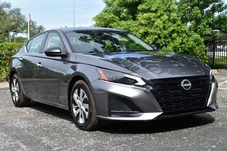 2024 Nissan Altima 2.5 S Sedan — photo 6