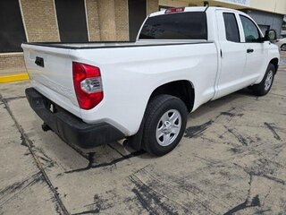 2019 Toyota Tundra SR 5.7L V8 | SR5 5.7L V8 | Limited 5.7L V8 — photo 4