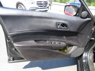 2013 Acura ILX 4dr Sdn 2.0L Tech Pkg — photo 10