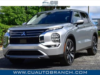 2025 Mitsubishi Outlander SE FWD — photo 1
