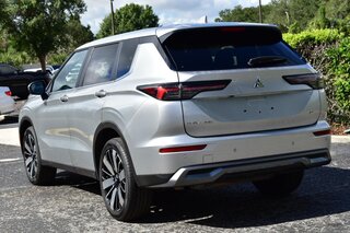 2025 Mitsubishi Outlander SE FWD — photo 3