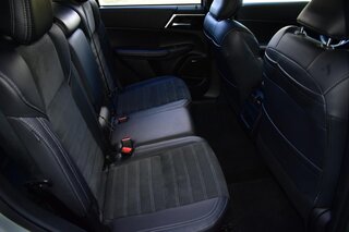 2025 Mitsubishi Outlander SE FWD — photo 10