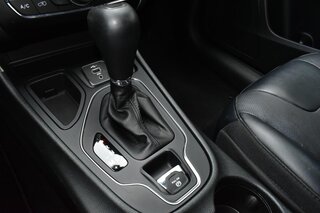 2022 Jeep Cherokee Latitude Lux FWD — photo 16