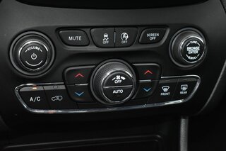 2022 Jeep Cherokee Latitude Lux FWD — photo 17