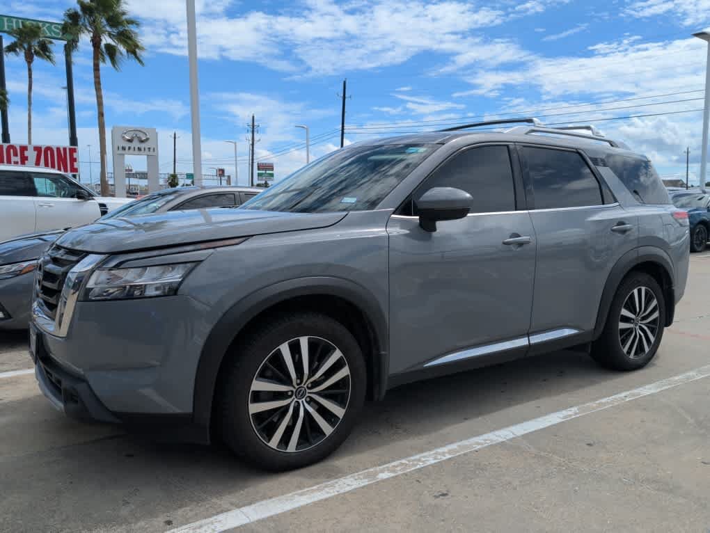 2024 Nissan Pathfinder Platinum