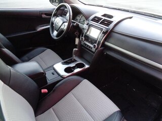 2013 Toyota Camry SE — photo 11