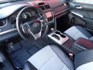 2013 Toyota Camry SE — photo 2