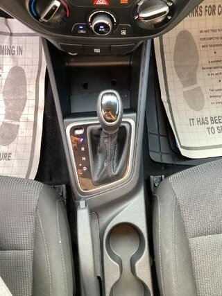2019 Hyundai Accent SE — photo 10