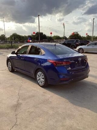 2019 Hyundai Accent SE — photo 2