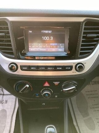 2019 Hyundai Accent SE — photo 11