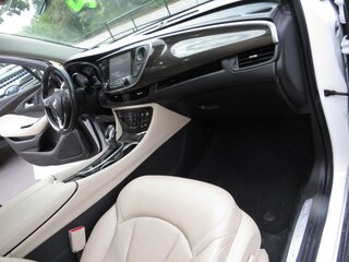 2020 Buick Envision FWD 4dr Essence — photo 18