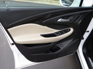 2020 Buick Envision FWD 4dr Essence — photo 13