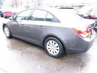 2011 Chevrolet Cruze LT — photo 5
