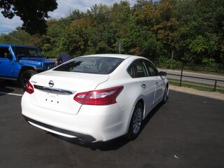 2017 Nissan Altima 2.5 S Sedan — photo 7