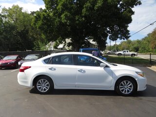 2017 Nissan Altima 2.5 S Sedan — photo 6