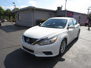 2017 Nissan Altima 2.5 S Sedan — photo 2