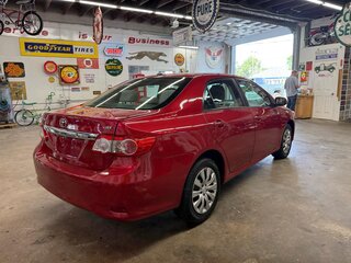 2012 Toyota Corolla 4dr Sdn Man L (Natl) — photo 5