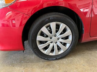 2012 Toyota Corolla 4dr Sdn Man L (Natl) — photo 9