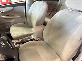 2012 Toyota Corolla 4dr Sdn Man L (Natl) — photo 16