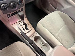 2012 Toyota Corolla 4dr Sdn Man L (Natl) — photo 14