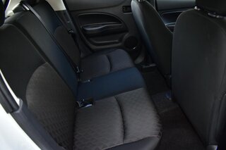 2024 Mitsubishi Mirage ES CVT — photo 9