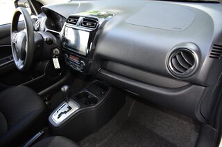 2024 Mitsubishi Mirage ES CVT — photo 11