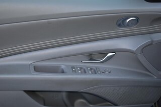 2025 Hyundai Elantra SEL Convenience IVT — photo 13