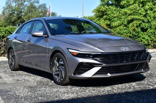 2025 Hyundai Elantra SEL Convenience IVT — photo 6