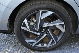 2025 Hyundai Elantra SEL Convenience IVT — photo 8