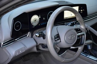 2025 Hyundai Elantra SEL Convenience IVT — photo 14