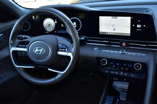 2025 Hyundai Elantra SEL Convenience IVT — photo 9