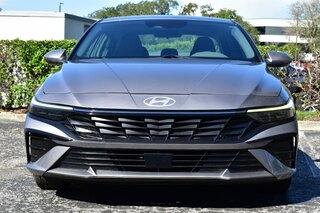 2025 Hyundai Elantra SEL Convenience IVT — photo 5