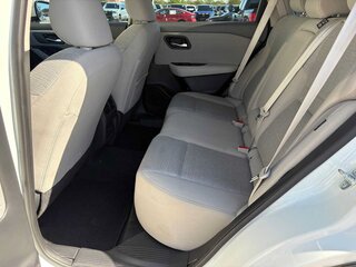 2023 Nissan Rogue SV — photo 11