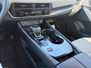 2023 Nissan Rogue SV — photo 15