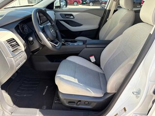2023 Nissan Rogue SV — photo 14