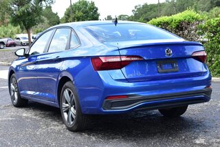 2024 Volkswagen Jetta SE Auto — photo 3