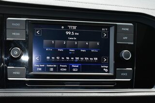 2024 Volkswagen Jetta SE Auto — photo 19