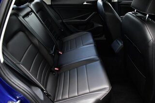 2024 Volkswagen Jetta SE Auto — photo 11