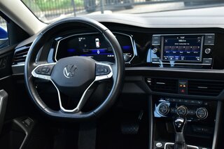 2024 Volkswagen Jetta SE Auto — photo 10