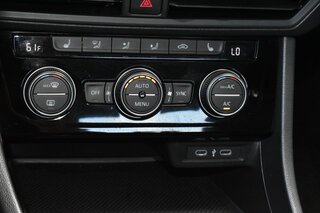 2024 Volkswagen Jetta SE Auto — photo 18