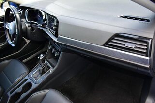 2024 Volkswagen Jetta SE Auto — photo 13